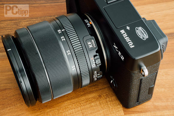 Der Schalter für den Bildstabilisator, die Blendenautomatik und der mechanische Blendenring