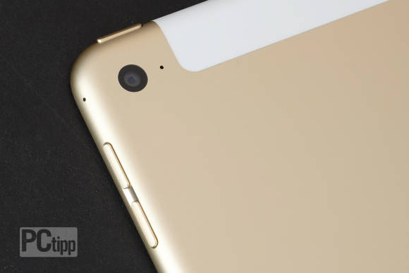 Die Kamera mit den Mikrofonen; der Blitz des iPhones fehlt indes