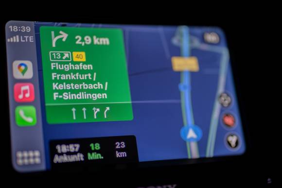 Eine CarPlay-Anzeige im Auto 