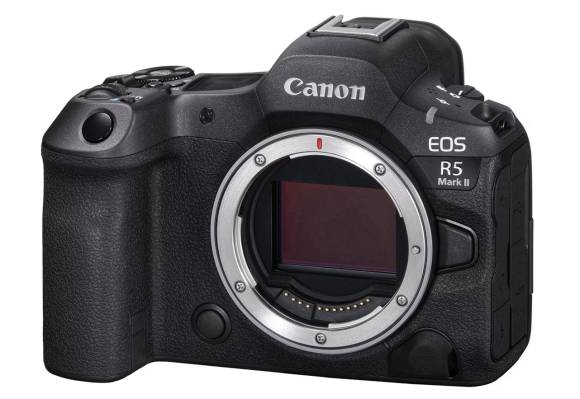Bild 1: Immer weniger Menschen haben eine Digitalkamera wie die Canon EOS R5 Mark II; gibts bei galaxus.ch für 4199 Franken
